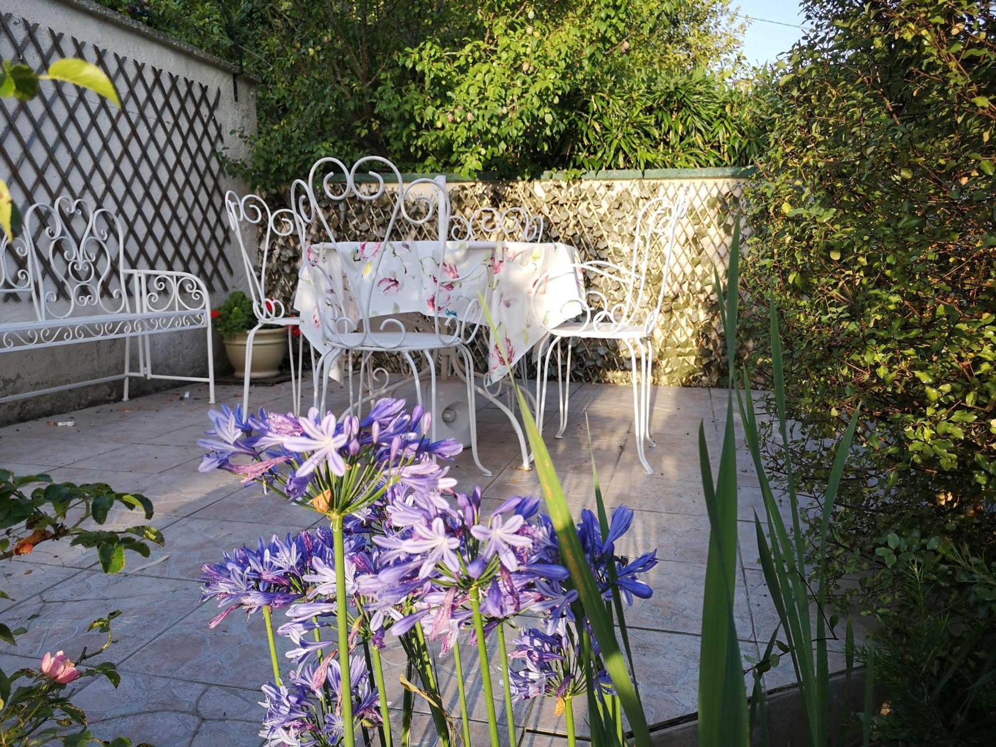 La Roseliere Maison Plain Pied Confortable Belle Decoration Jardin Magnifique 10 Mn A Pied Centre Ville Bayeux Proche Plages Du Debarquement Экстерьер фото